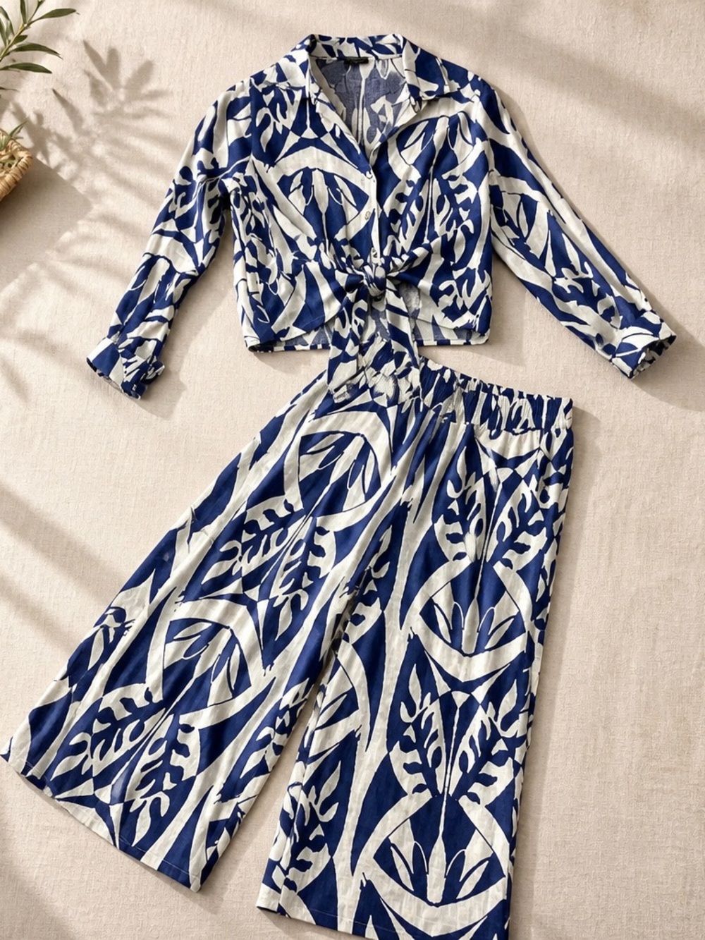 Rachel Zoe Women’s Blue & White Printed Wide-Leg Comfort Linen Jumpsuit - Picture 1 of 6